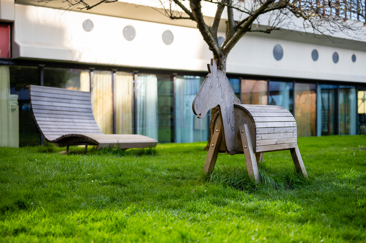 Spielgerät im Dachgarten der Kinderkrebsstation in der Uniklinik in Aachen