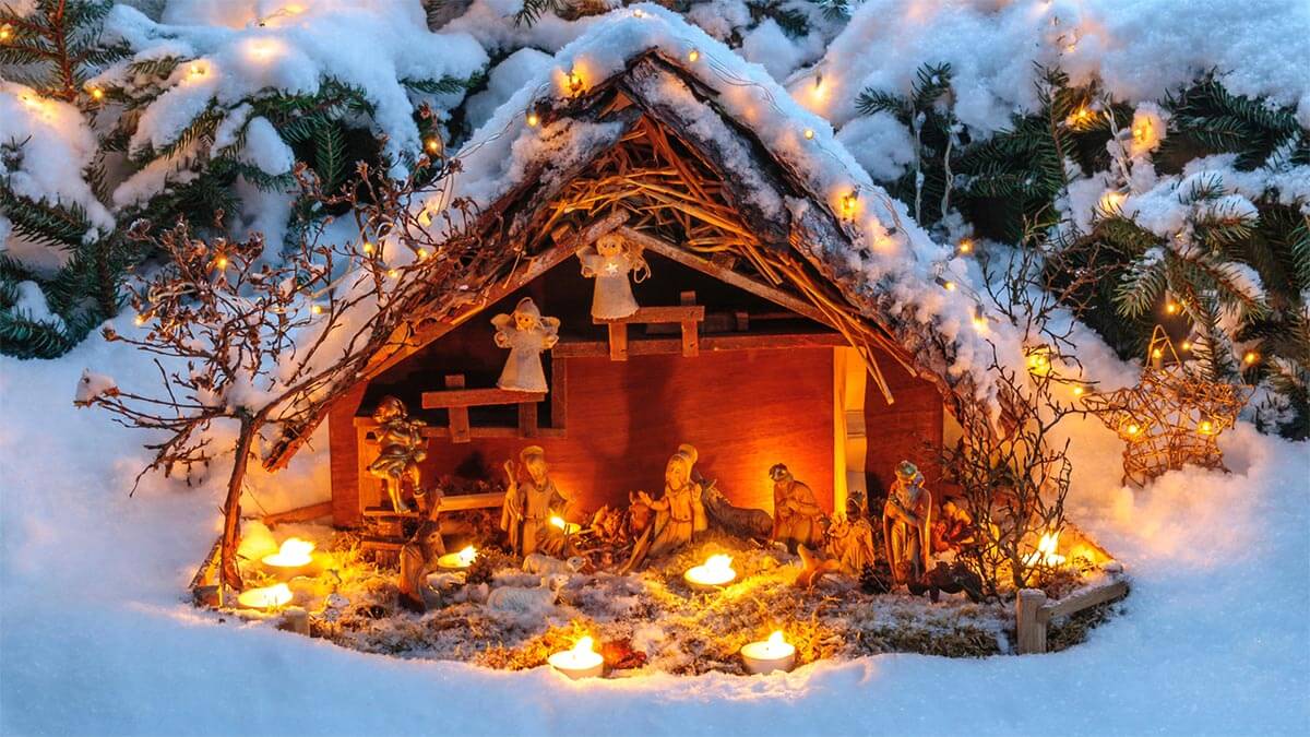 Förderkreis Aachen wird durch den Krippenweg in Steckenborn entschuldigt, zu sehen ist eine schön beleuchtete Krippe
